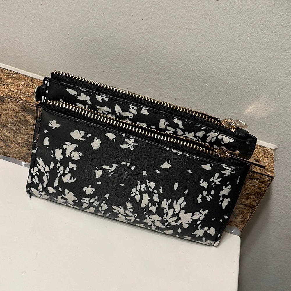Floral Wallet 🤍